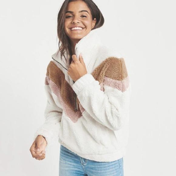 Half Zip Sherpa Teddy Pullover - Picture 4 of 6